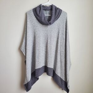 White House Black Market Size XS Gray Cowl Neck Poncho